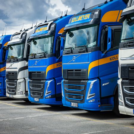 Eine Reihe von LKW´s in unserem Fuhrpark